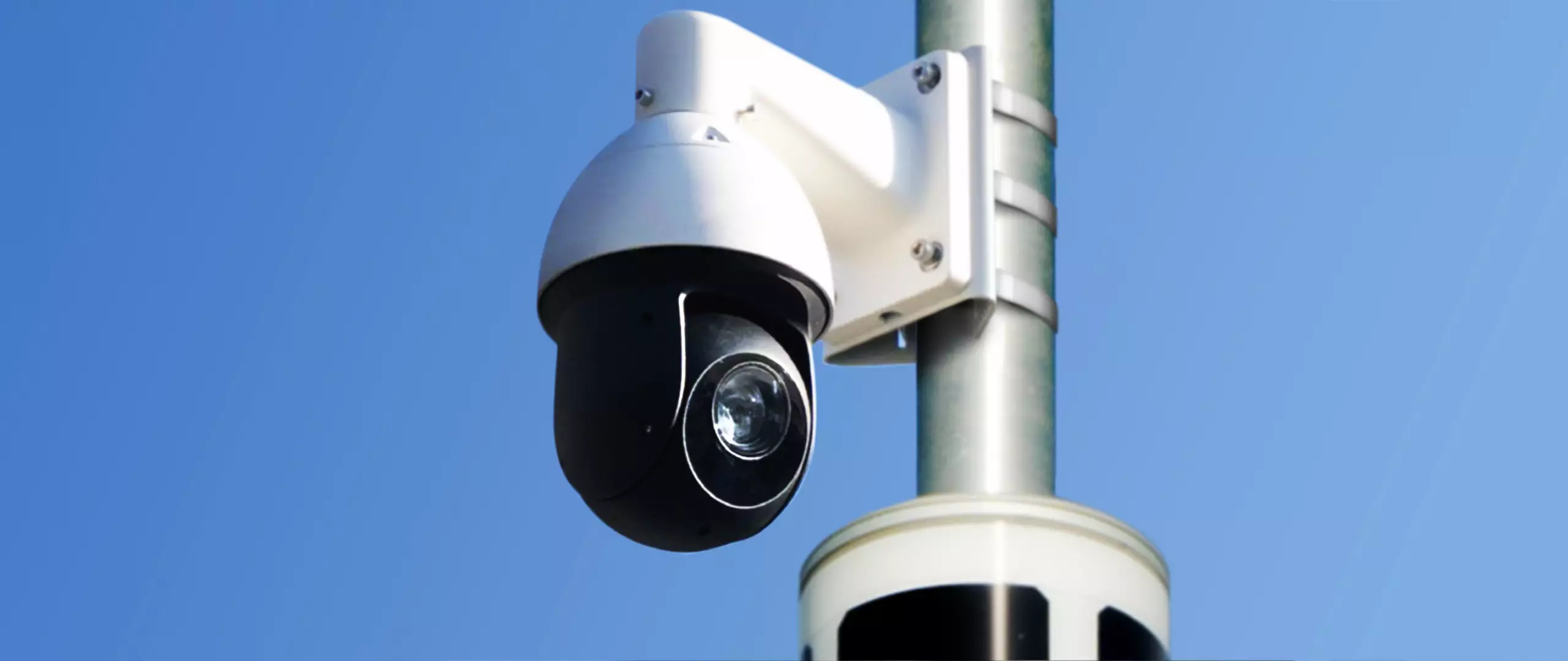 Soluxio solar-powered pole with CCTV security camera